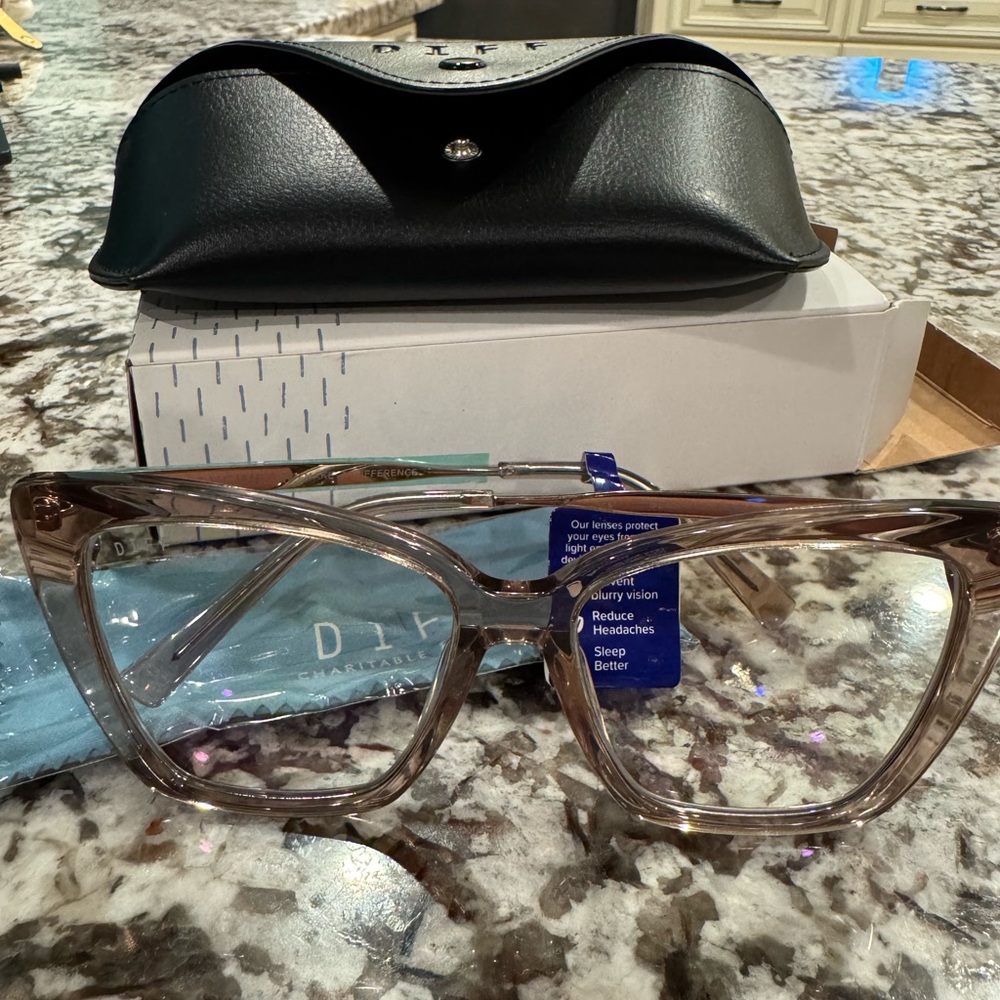 DIFF Blue-Light Blocking Glasses - Picture 10 of 16